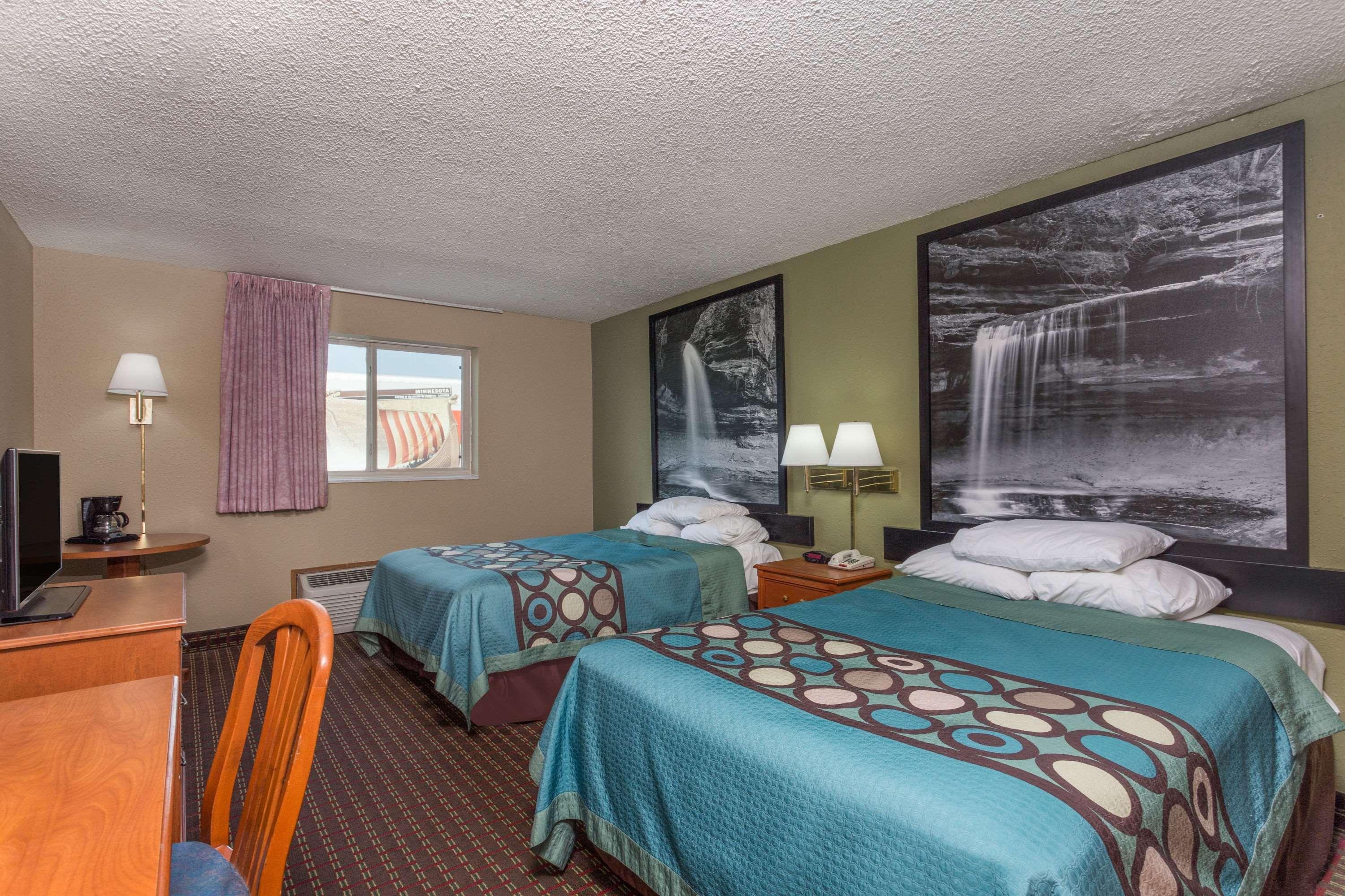 Super 8 By Wyndham Mendota I-39 Hotel Buitenkant foto