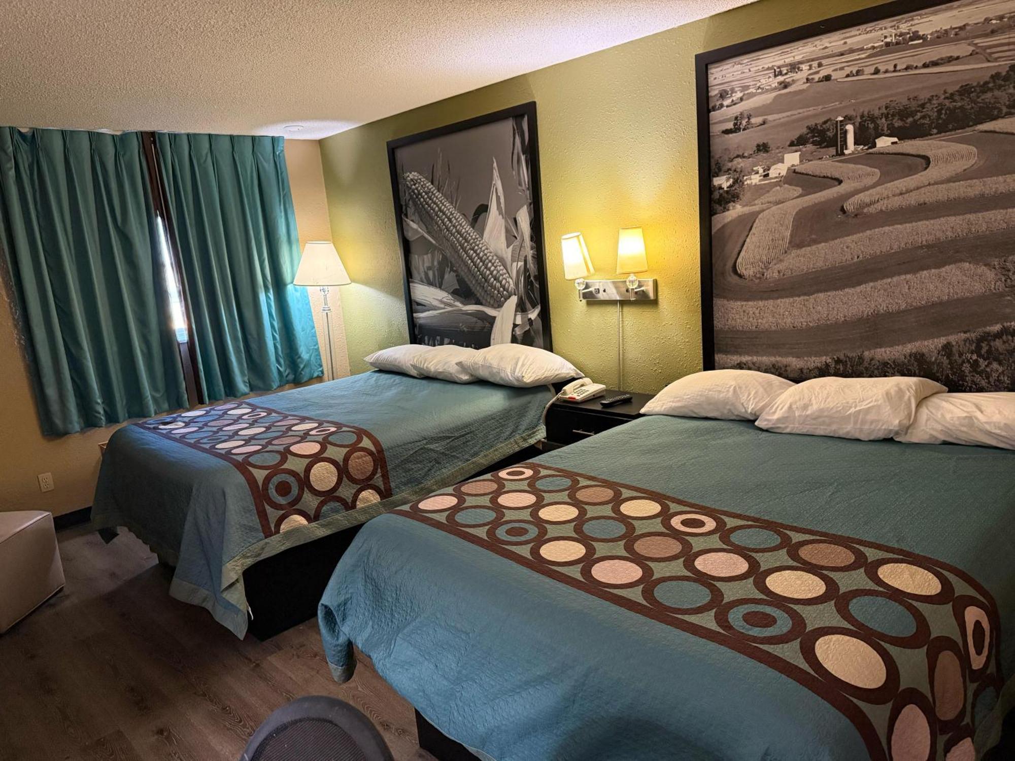 Super 8 By Wyndham Mendota I-39 Hotel Buitenkant foto