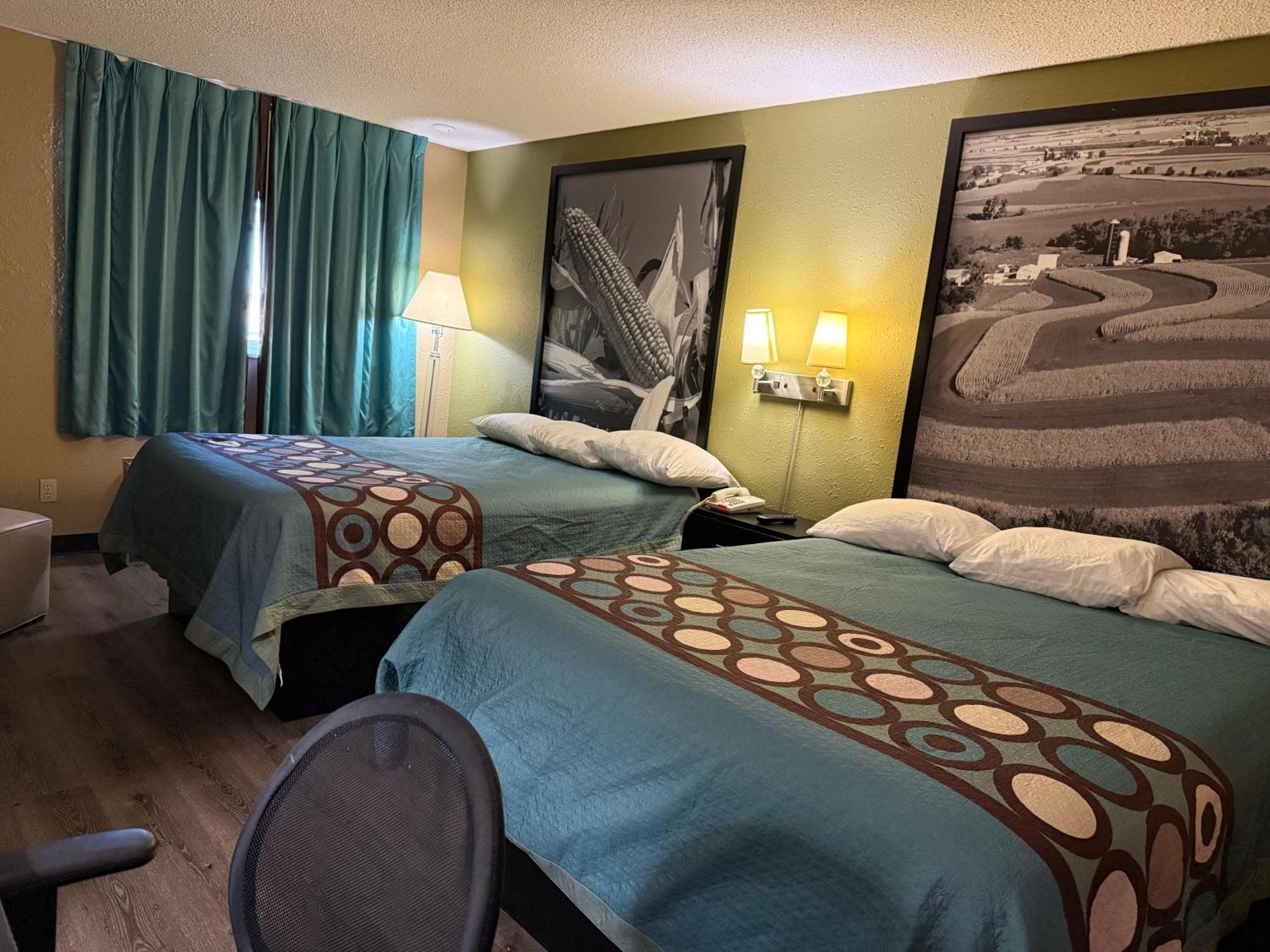 Super 8 By Wyndham Mendota I-39 Hotel Buitenkant foto